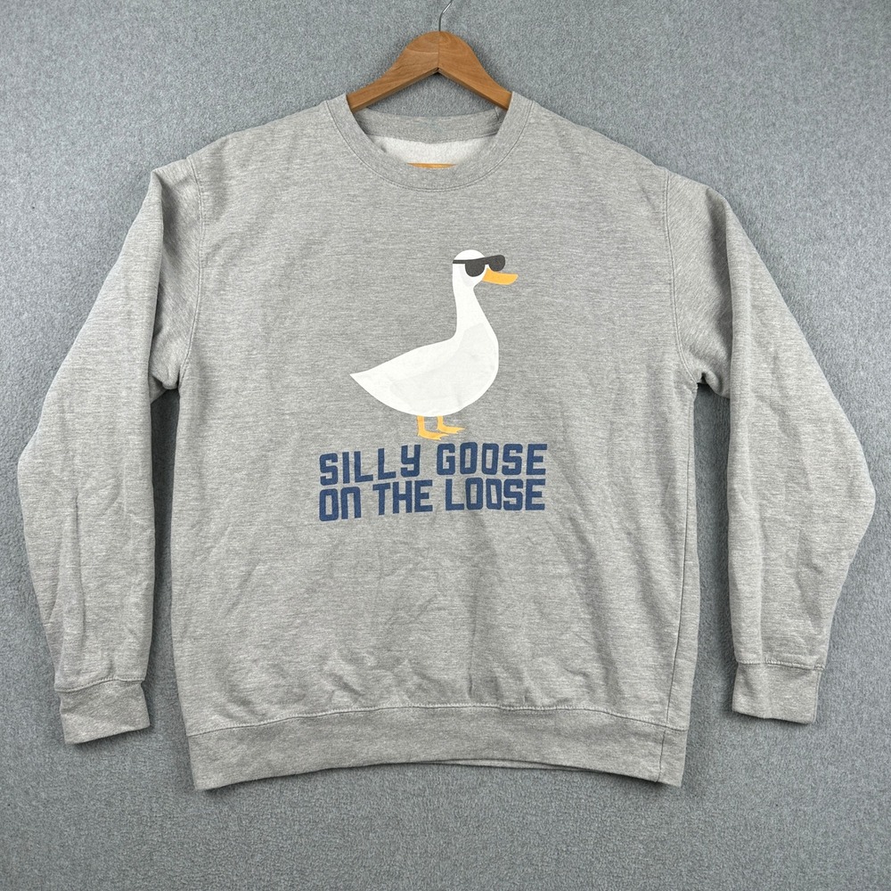 Sweatshirt Unisex L Gray Silly Goose On The Loose Graphic Pullover